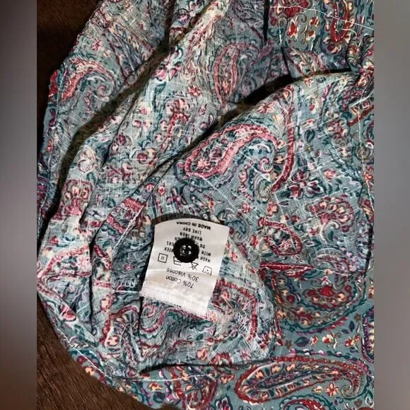 PAISLEY Button Up - Picture 6 of 6